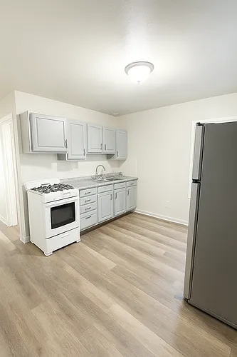 228 1/2 State St #2 Photo 1