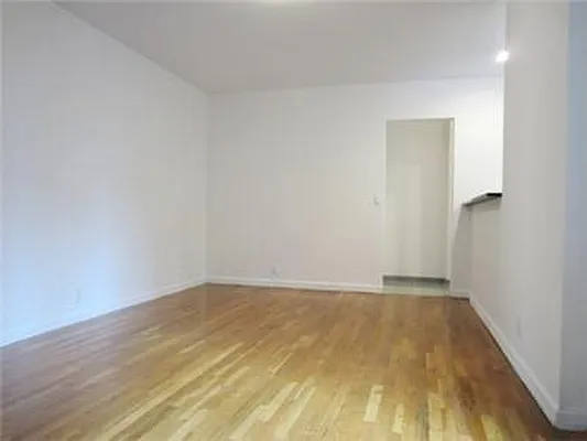 Rented by City Connections Realty | media 28