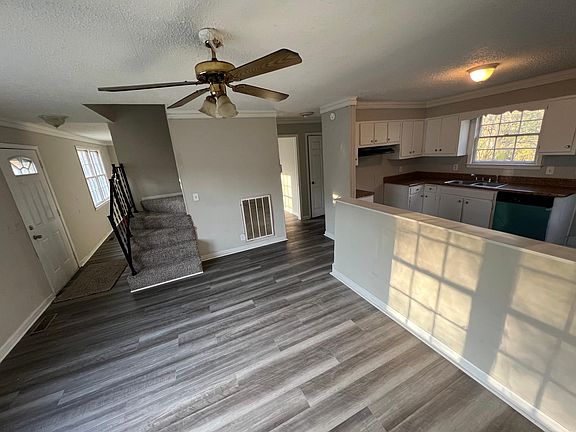 2nd image of 2745 Combs Dr