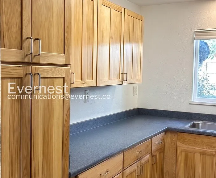 301 Peterson St #106 — Photo 5