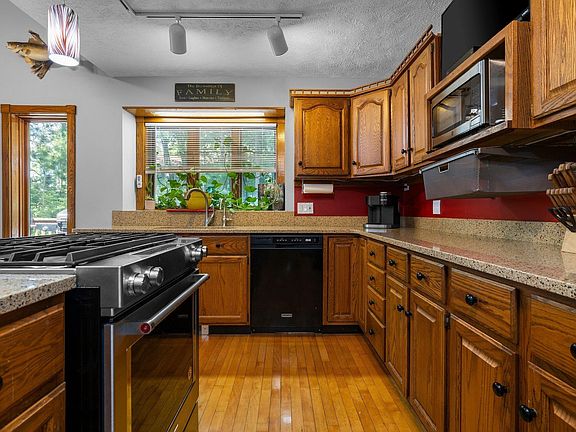 3rd image of 10246 Harmony Dr