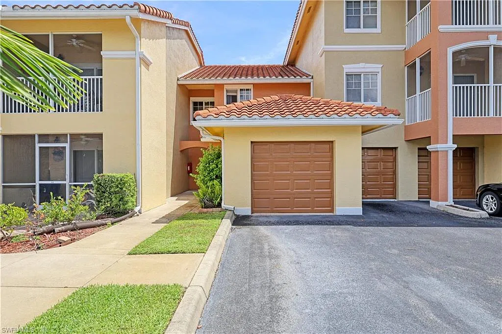 3 bed, 3.0 bath, 1326 sqft, $2,000 — Photo 1