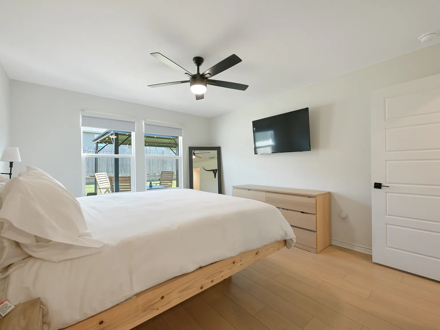 3 bed, 1500 sqft, $1,800 — Photo 2