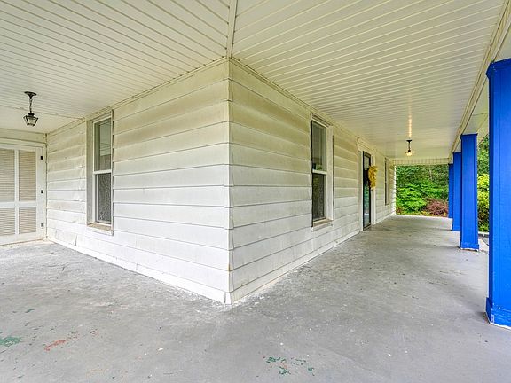 2nd image of 803 Saxon Ave