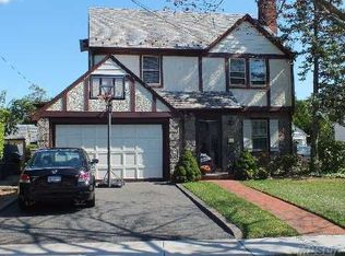 2461 Arthur Ct, Oceanside, NY 11572