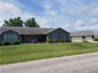 1 Kaskaskia Dr, Sullivan, IL 61951