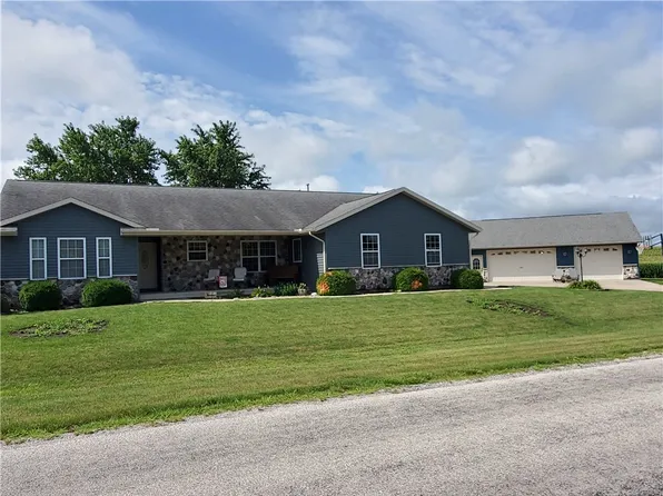 1 Kaskaskia Dr, Sullivan, IL 61951