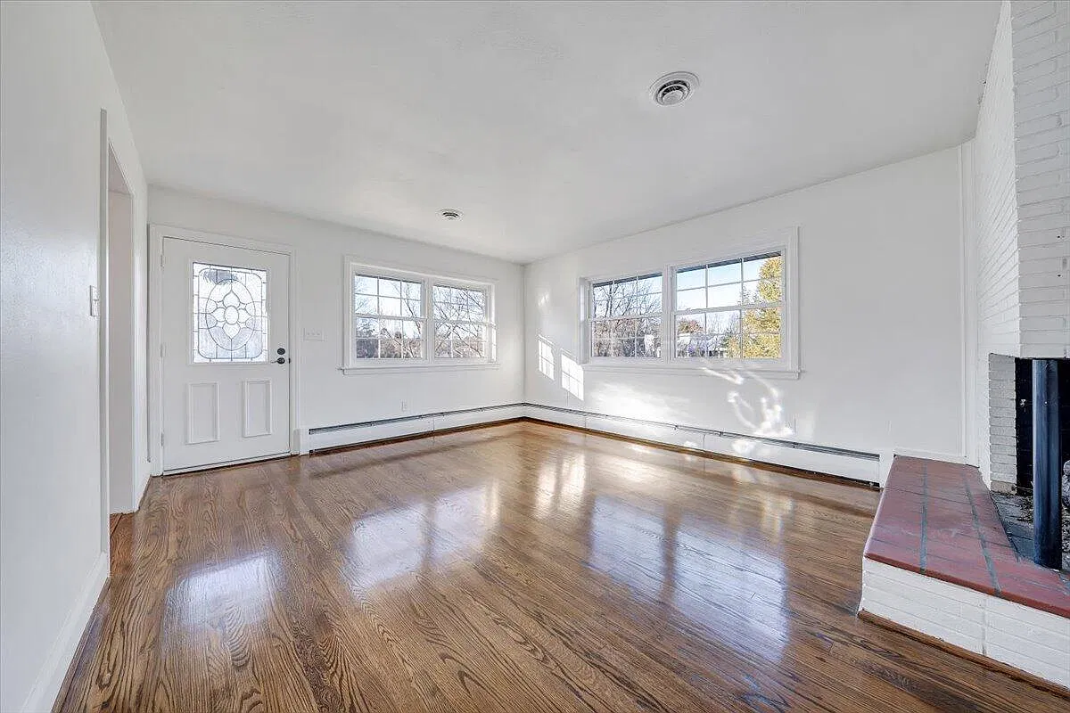 3 bed, 2.0 bath, 1500 sqft, $2,099 — Photo 4