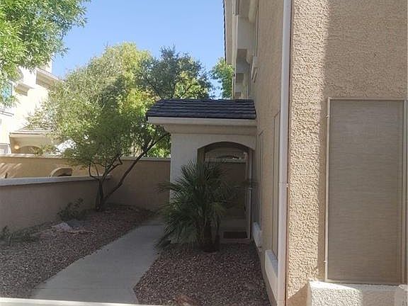 3rd image of 904 Elegant Coral Ave