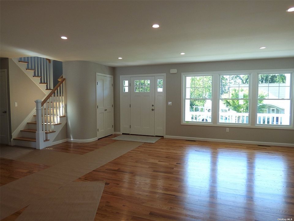 1st image of 1 N Huron St