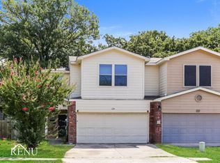 224 Creek Cove Dr, Dallas, TX 75217