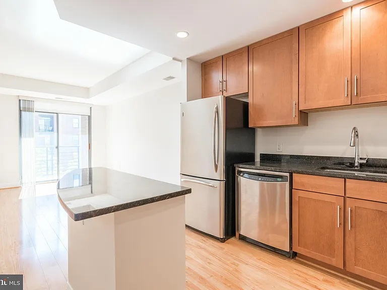 525 N Fayette St #420 — Photo 3
