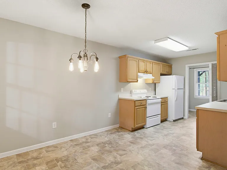 1860 Piper Dr — Photo 8