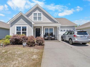 71 Glasgow Dr, Rocky Point, NC 28457