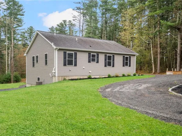 43 Weeks Hill Rd, Coventry, RI 02827