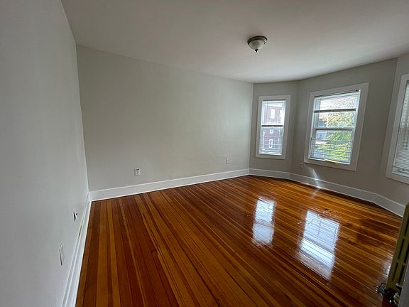 3rd image of 37 Ridgewood St Floor 2