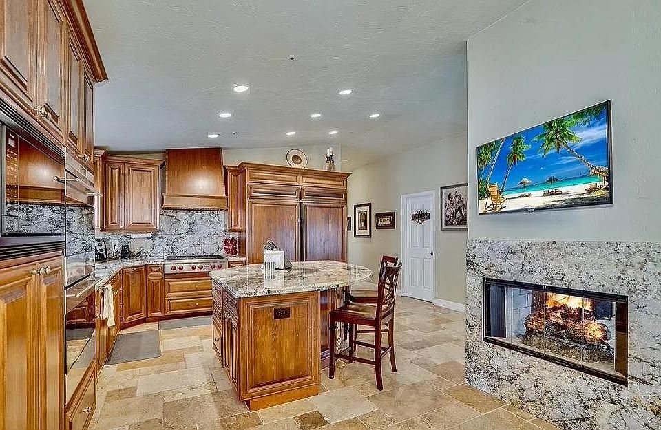 1st image of 1460 Orpheus Ave