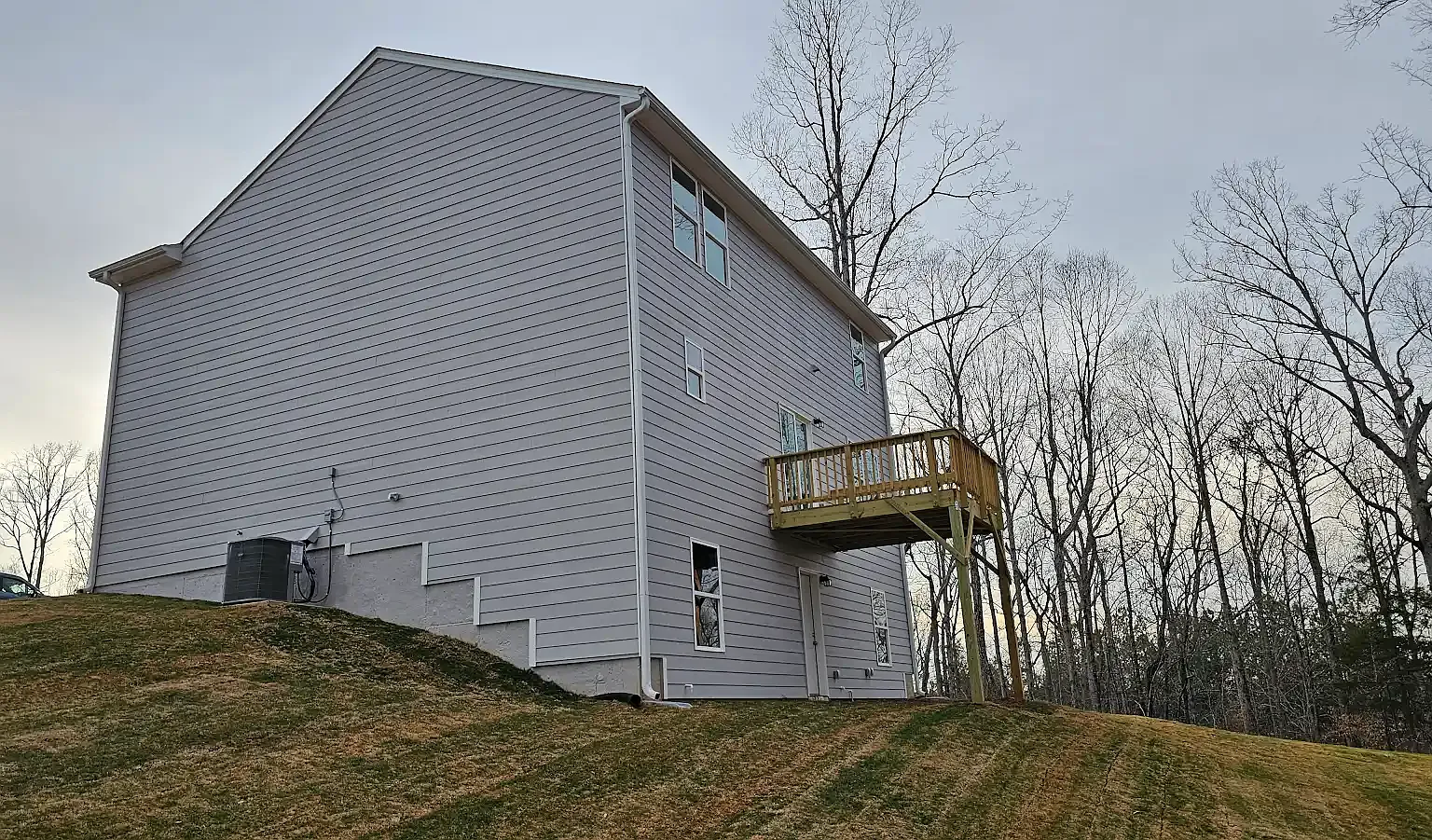 4 bed, 2.5 bath, 2058 sqft, $2,600 — Photo 3