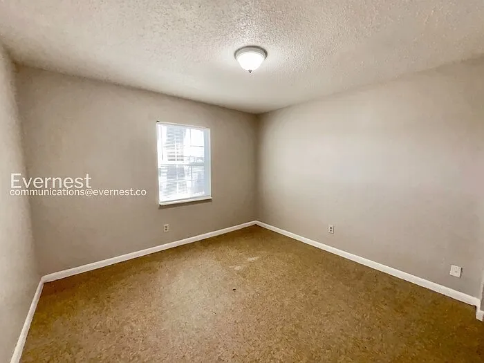 3062 Saint Paul Dr — Photo 7