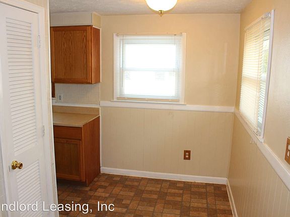 4th image of 3343 Grant St