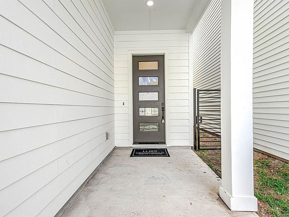 4th image of 3805 Coyle St