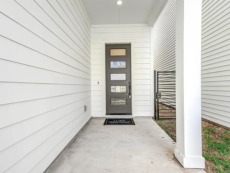 3805 Coyle St — Photo 4