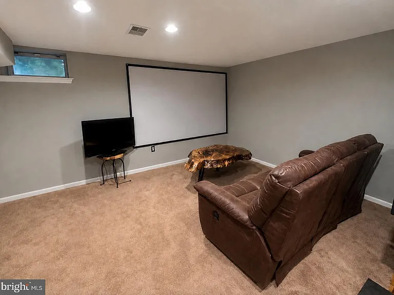 618 Coates Ln — Photo 12