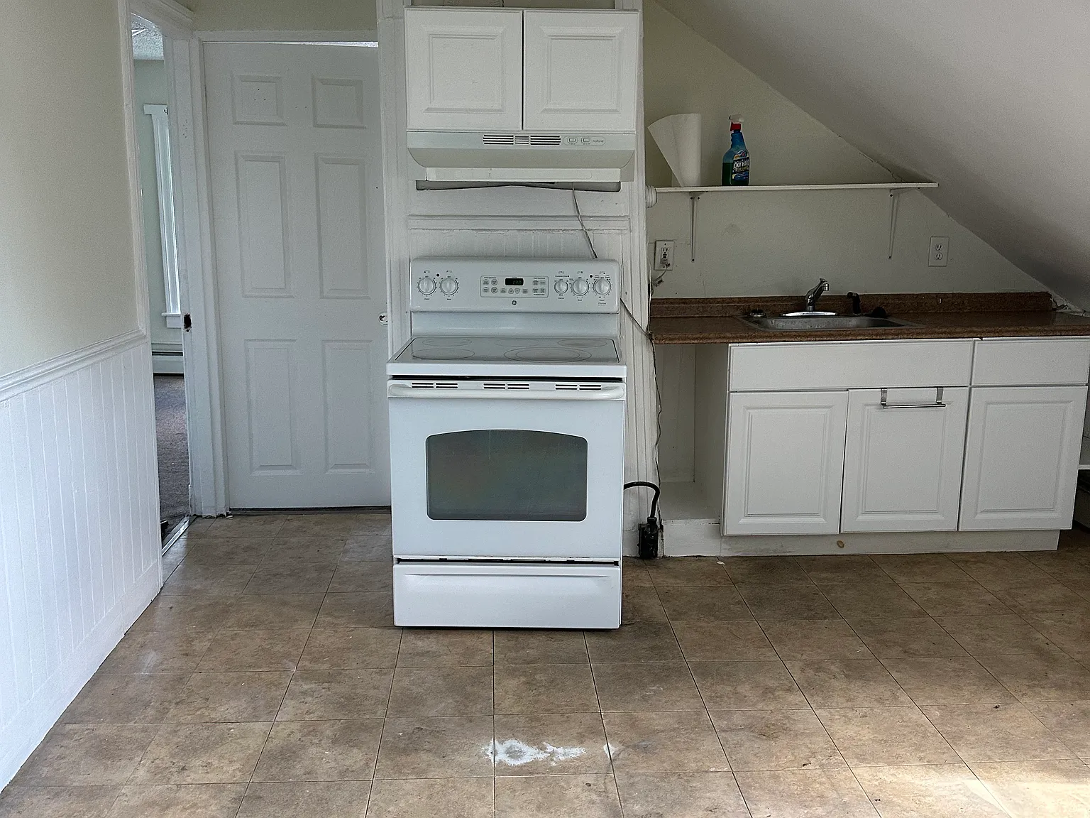 145 Regent Ave — Photo 2