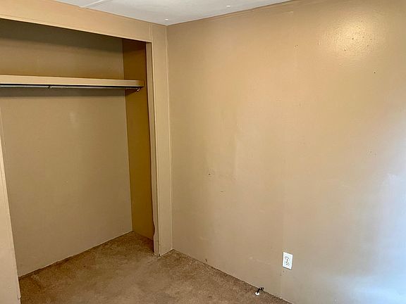 5th image of 10182 Stoddard Ave