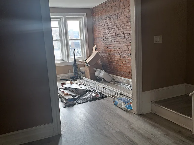 134 N Hall St — Photo 16