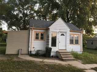 117 Oneida St, Waterloo, IA 50703