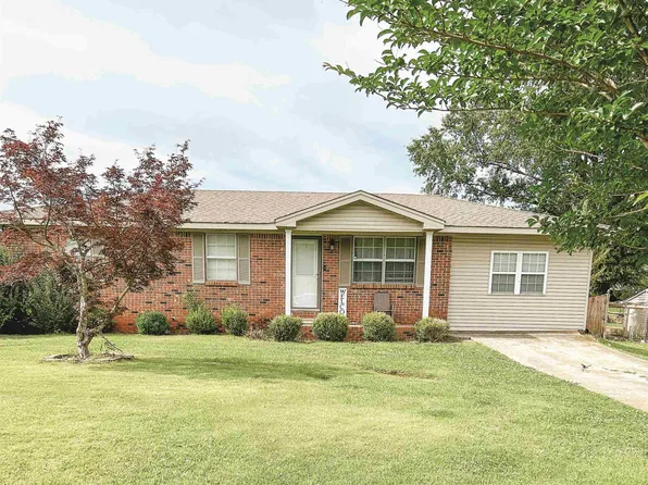 60 Bellevue St, Russellville, AL 35653