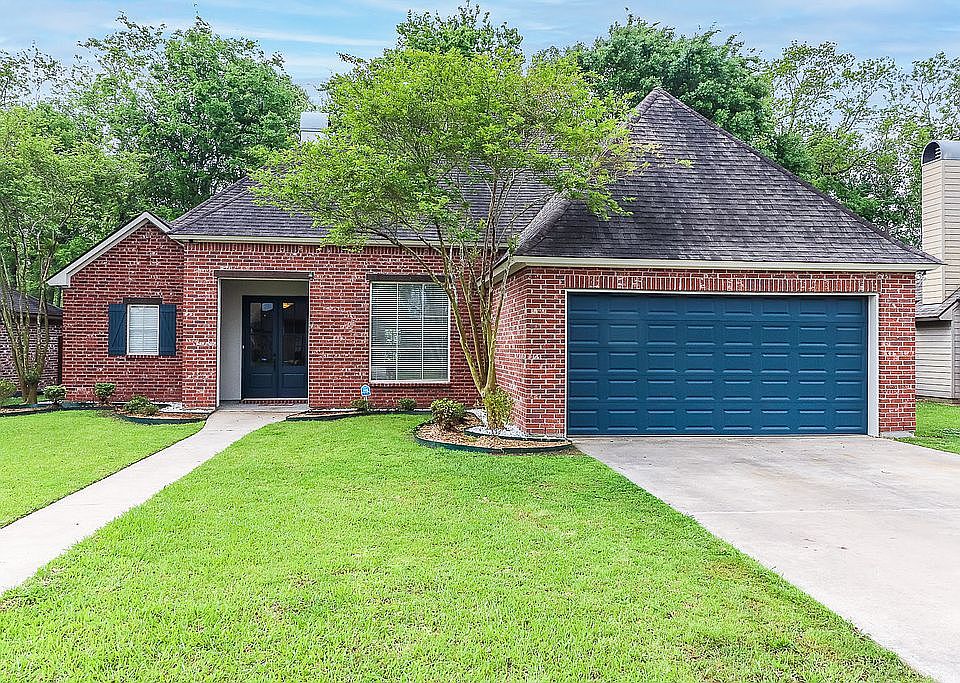 1st image of 634 Beacon Dr
