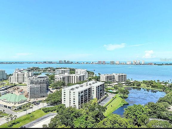 4th image of 220 Belleview Blvd APT 106