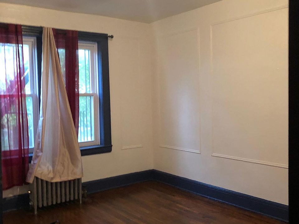 2nd image of 526 S 14th St APT B2