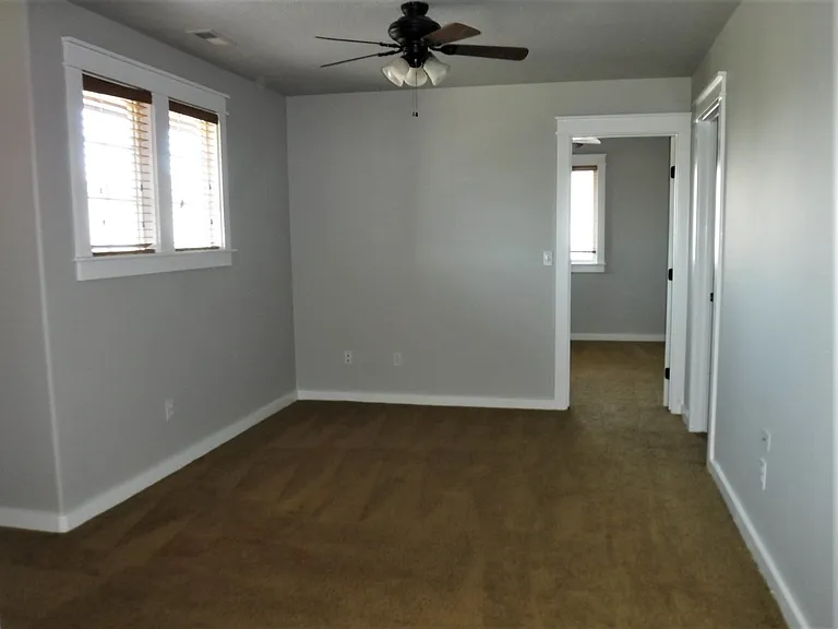 4432 N Kilee Ave — Photo 23