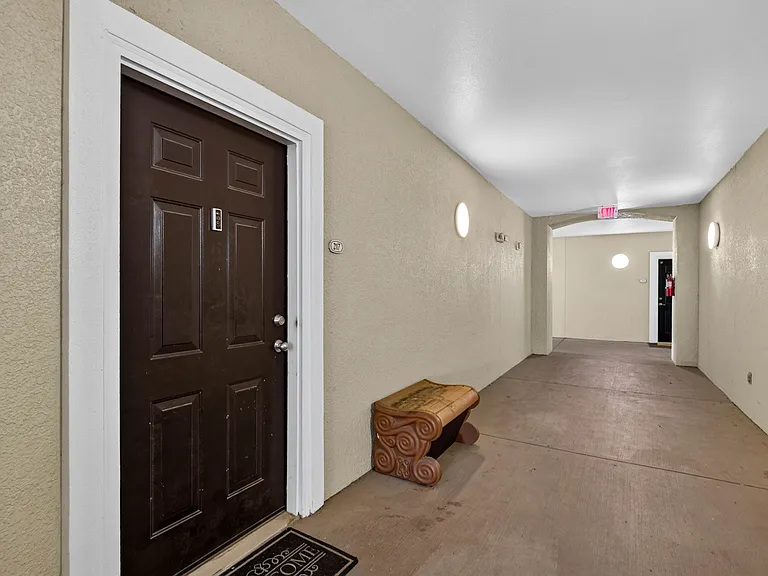 8290 Gate Pkwy #1217 — Photo 4