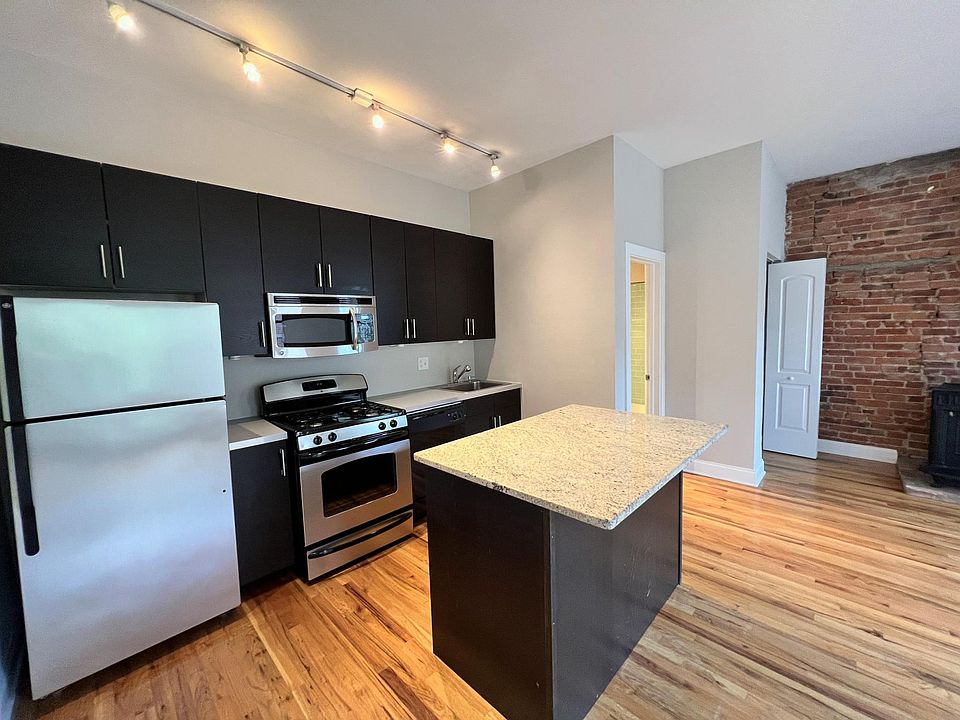 1st image of 2215 N Clark St #203