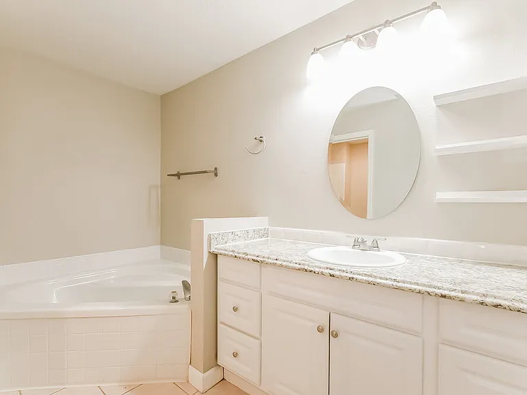 4166 Shadow Creek Cir — Photo 10