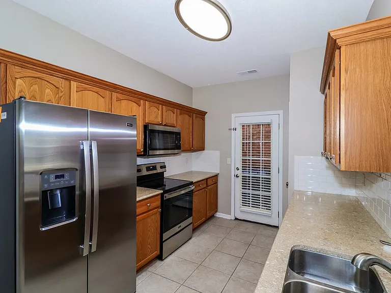 9146 Cinderhill Cv E — Photo 9