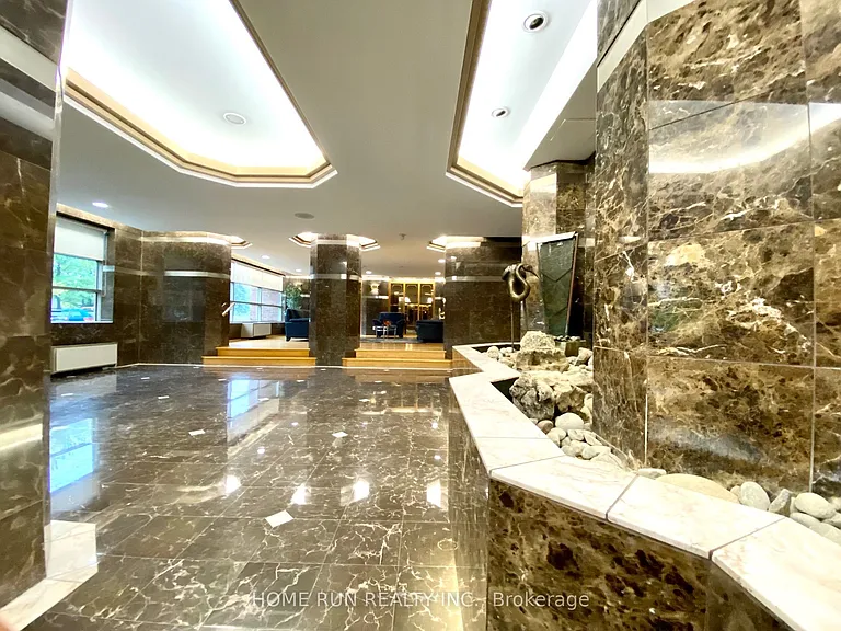2760 Carousel Cres #210 — Photo 12