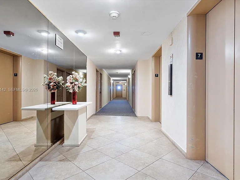 9225 Collins Ave #706 — Photo 27