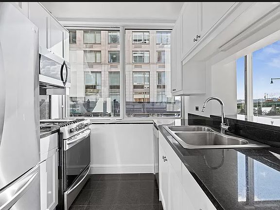 5th image of 120 Riverside Blvd APT 3S