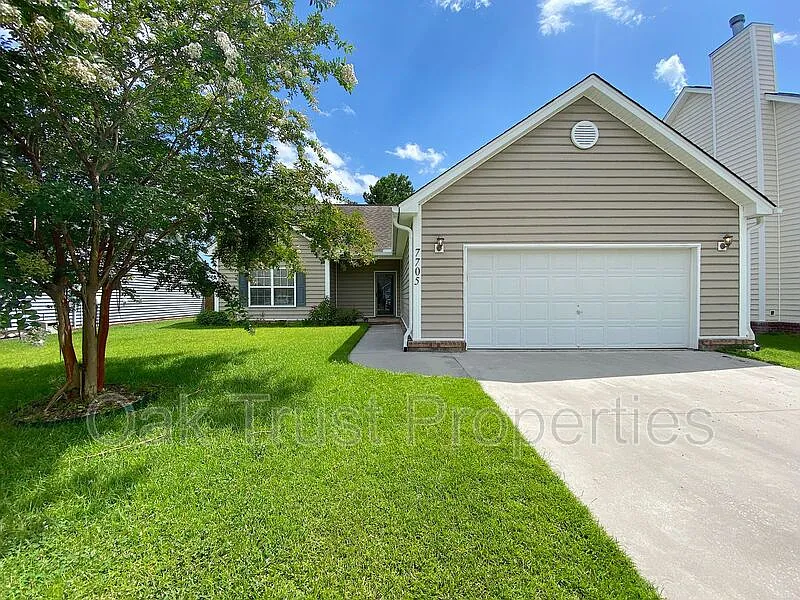3 bed, 2.0 bath, 1448 sqft, $2,200 — Photo 1
