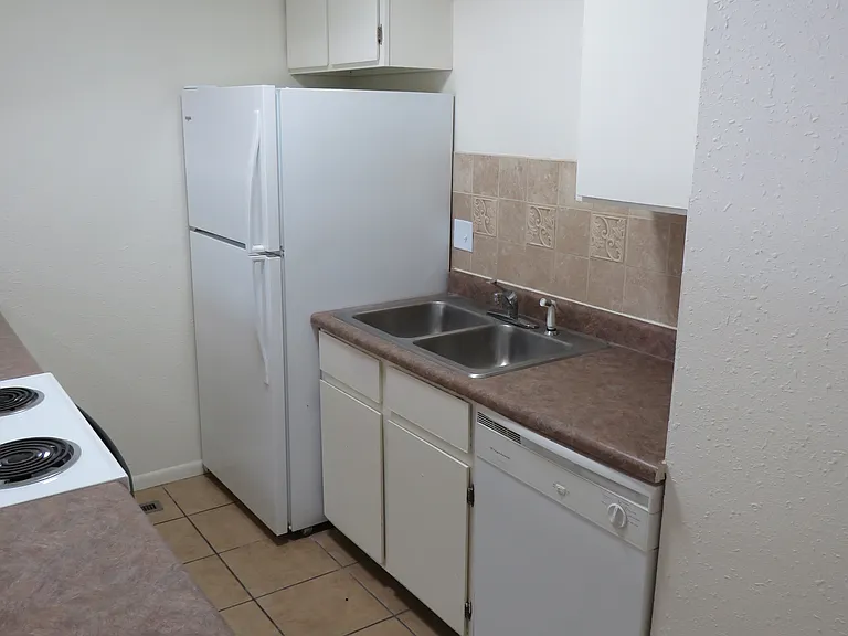 5402-5428 Weaver Rd — Photo 5