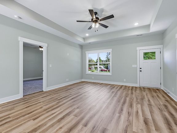 4th image of 2736 Ann Dr