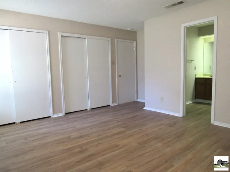1706 Wickfield Way — Photo 12