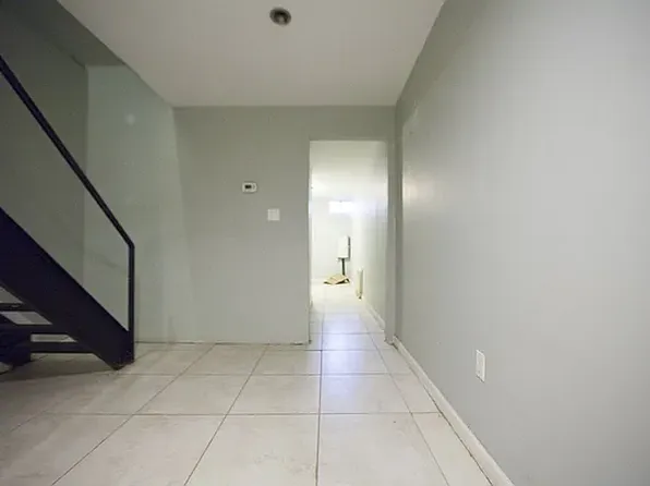 169 Stanhope Street image 17 of 19