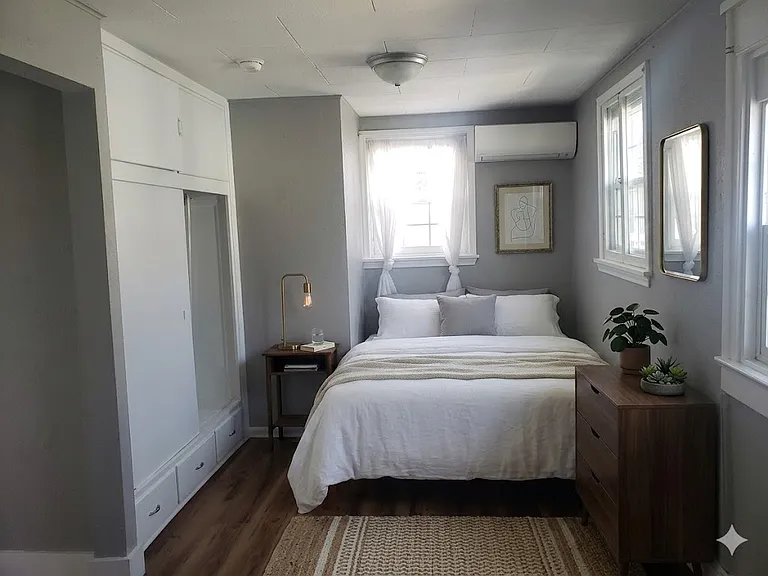 717 W Hays St #4 — Photo 2