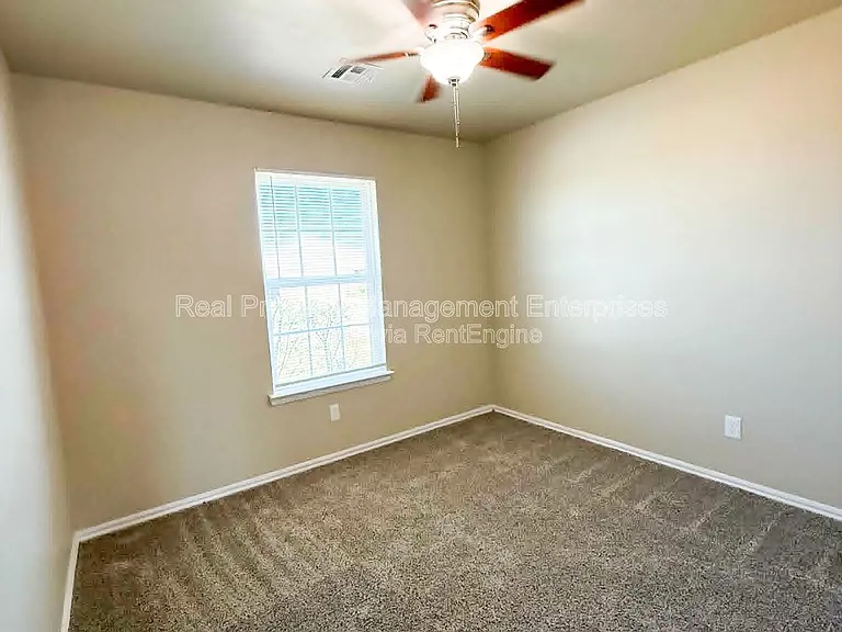 13229 Bridgewater Dr — Photo 23